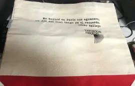 BOLSO DE TELA: ME MORIRÉ EN PARÍS CON AGUACERO, UN DÍA DEL CUAL TENGO YA EL RECUERDO. BOLSO DE TELA: ME MORIRÉ EN PARÍS CON AGUACERO, UN DÍA DEL CUAL TENGO YA EL RECUERDO.